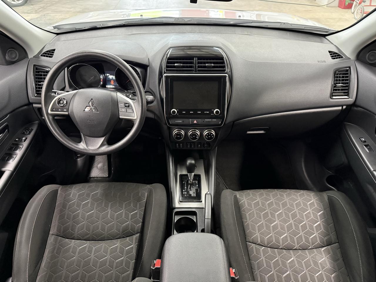2023 Mitsubishi RVR ES Photo