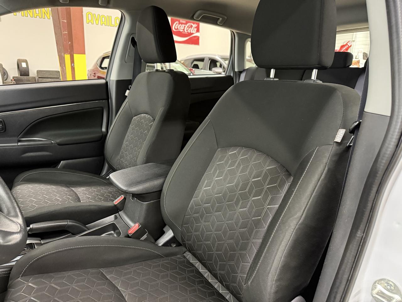 2023 Mitsubishi RVR ES Photo