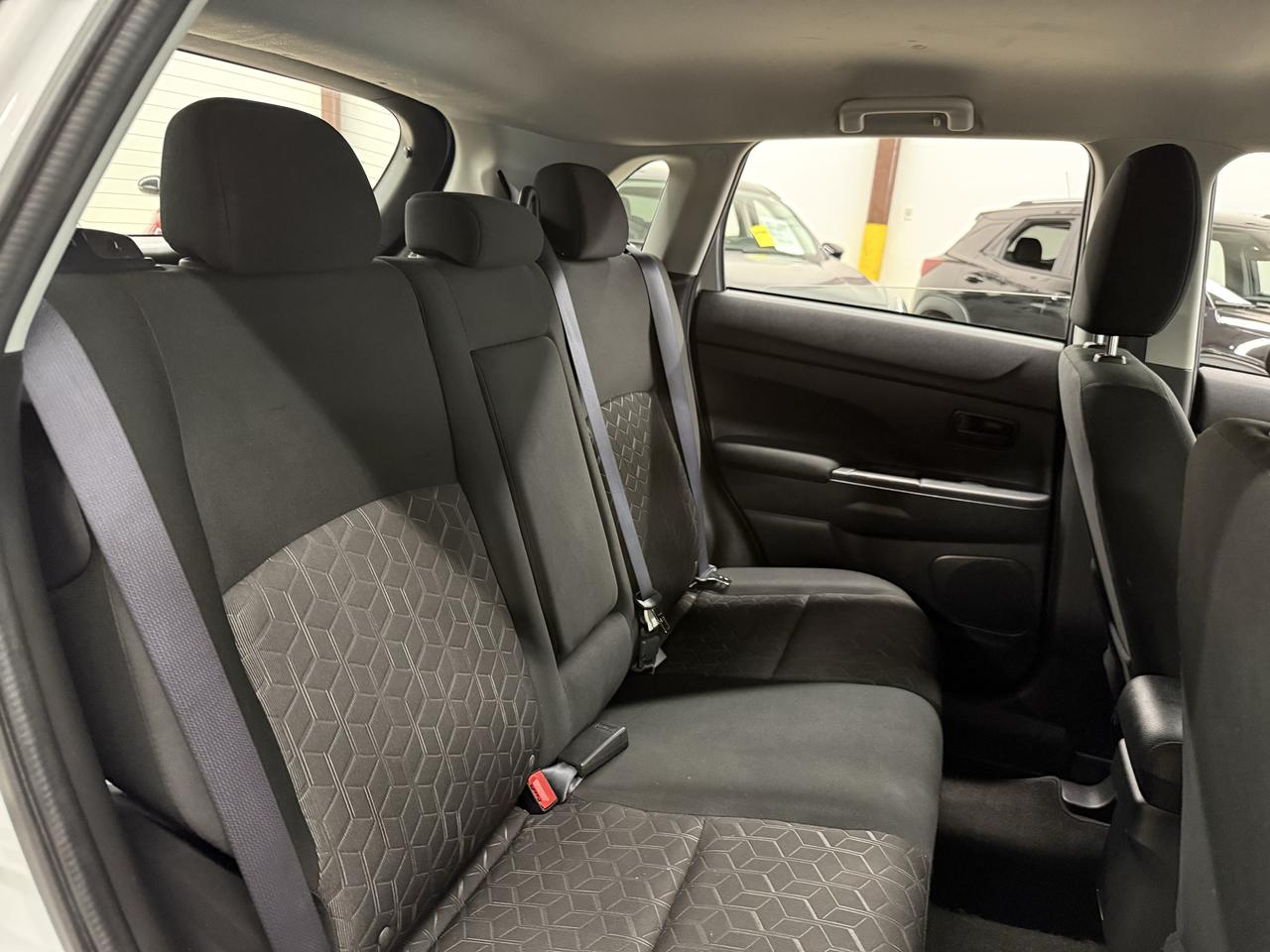 2023 Mitsubishi RVR ES Photo