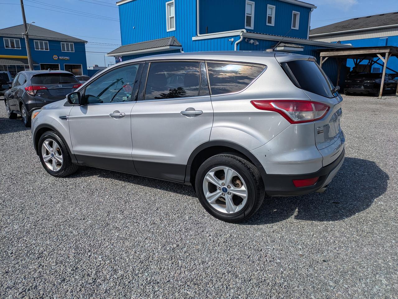 2016 Ford Escape FWD 4dr SE Photo2