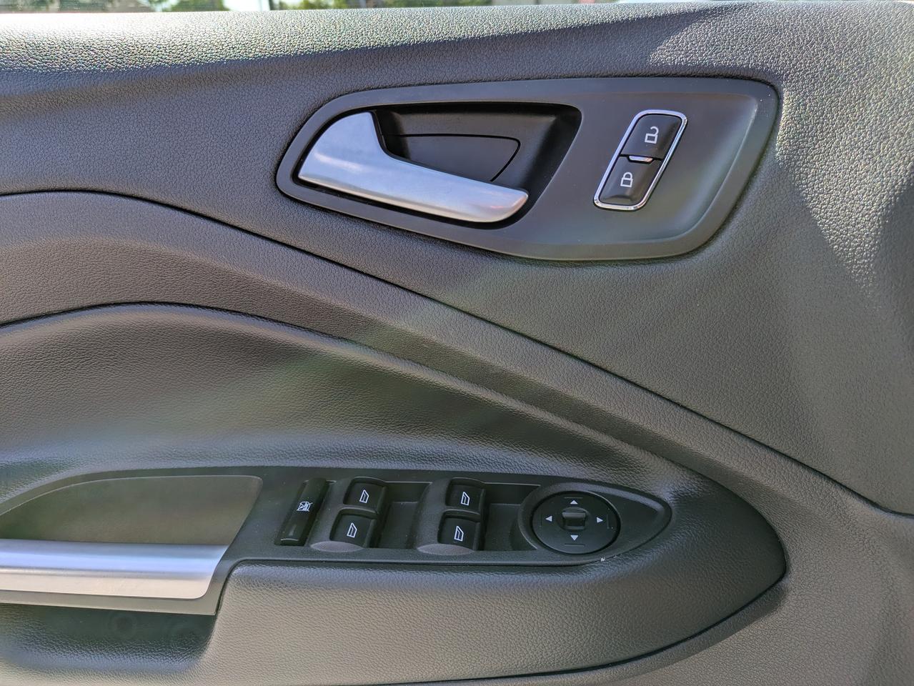 2016 Ford Escape FWD 4dr SE Photo