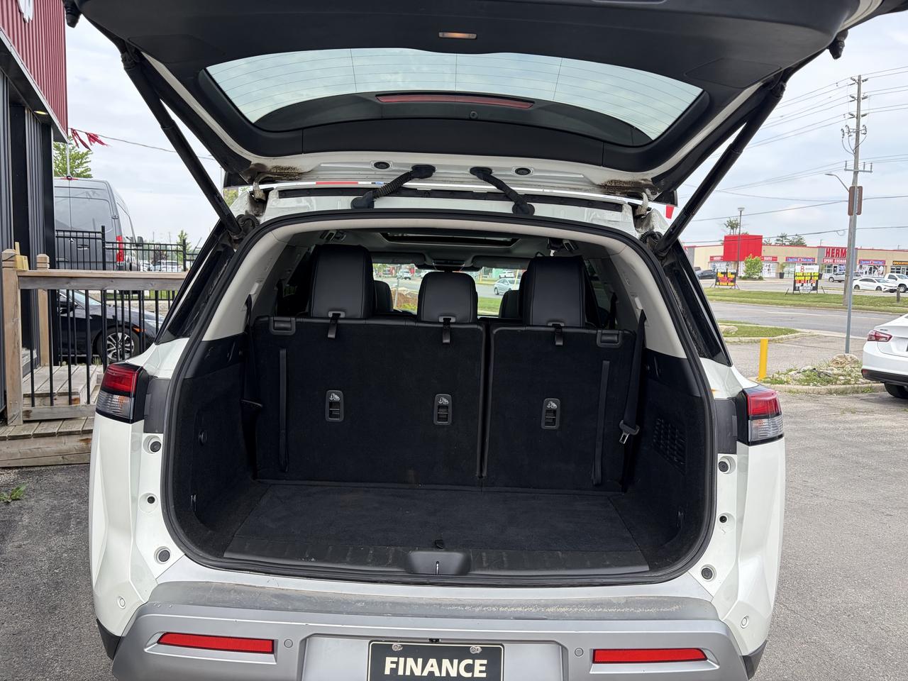2022 Nissan Pathfinder SL | 8 PASS | FULLY LOADED Photo4