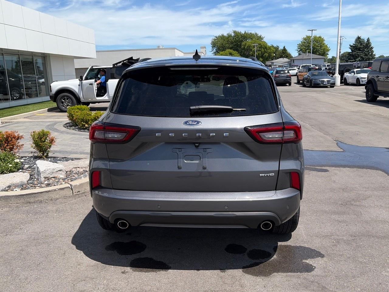 2023 Ford Escape ST-Line Elite AWD Photo3