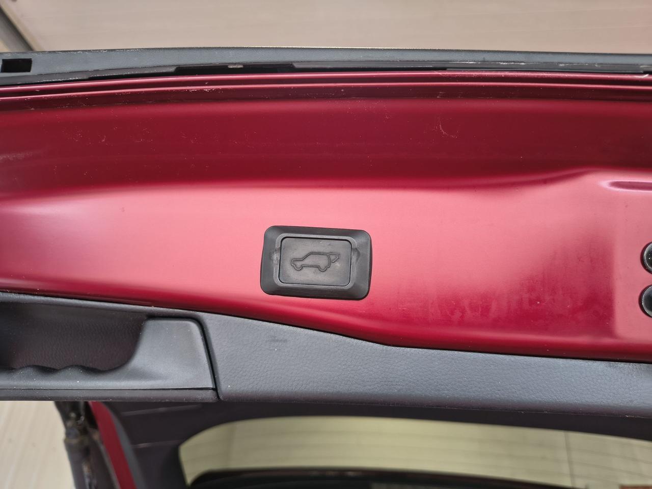 2019 Toyota RAV4 XLE Photo0