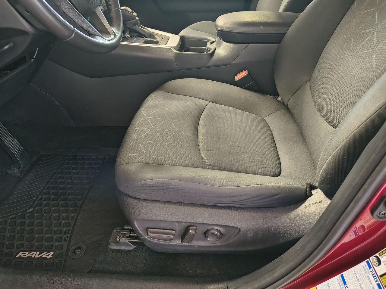 2019 Toyota RAV4 XLE Photo