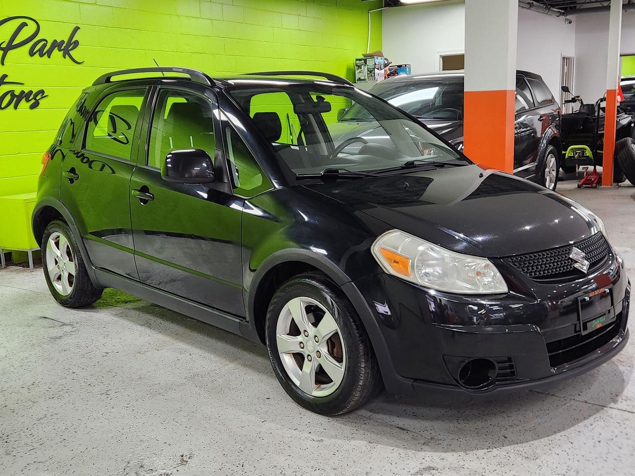 2011 Suzuki SX4 JX AWD Keyless Entry Great on Gas Photo3