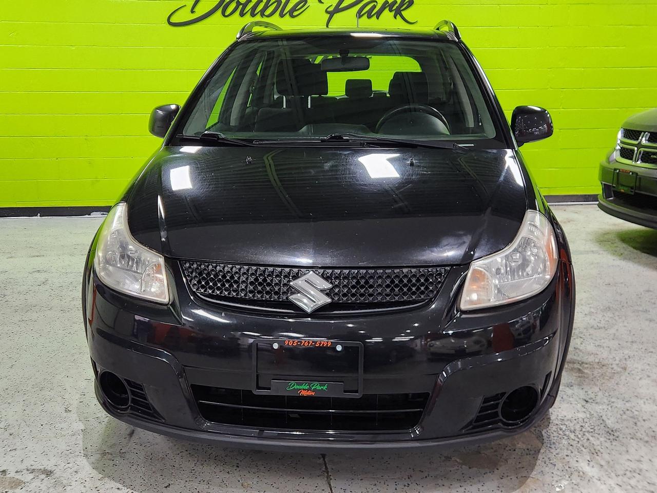 2011 Suzuki SX4 JX AWD Keyless Entry Great on Gas Photo2
