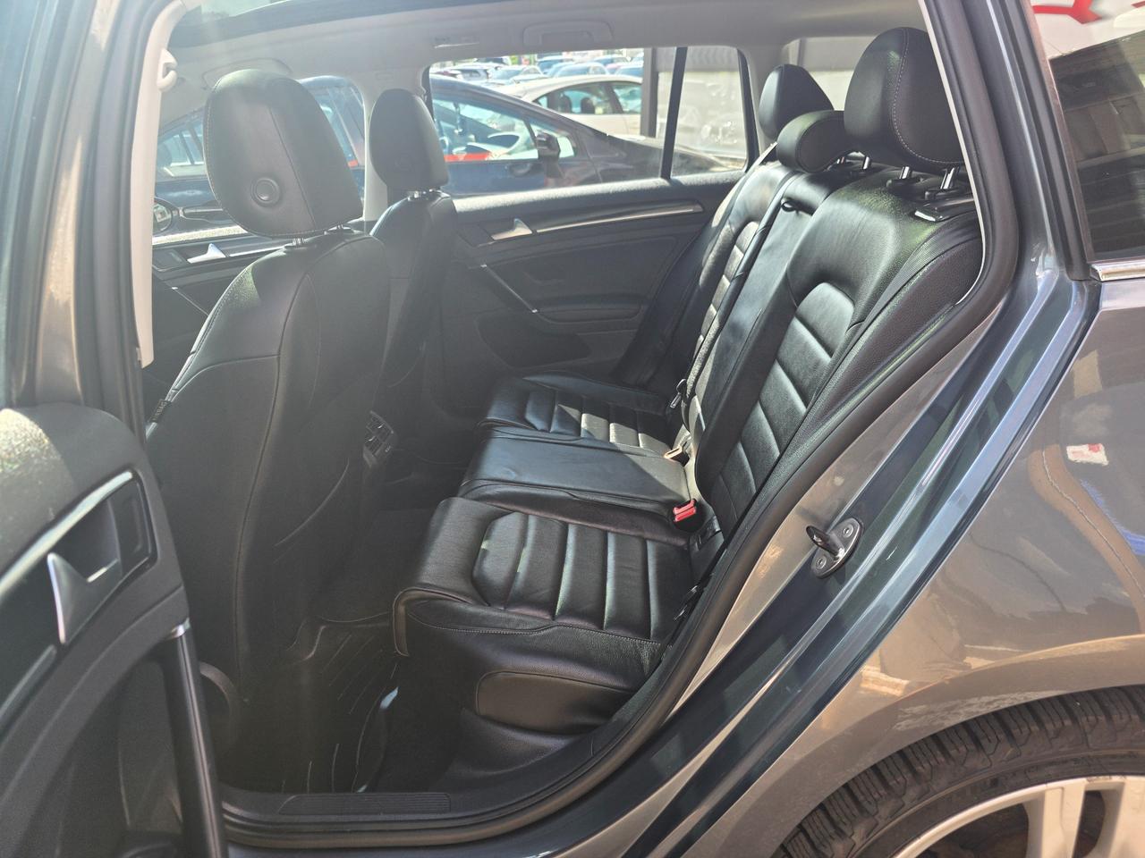 2017 Volkswagen Golf Sportwagen 1.8 TSI Highline AWD | LOADED |  | Dealer Maintained! Photo