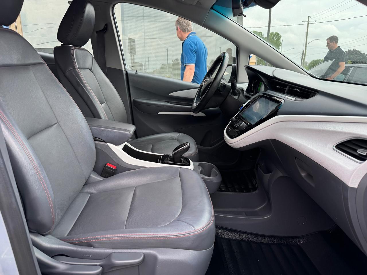 2017 Chevrolet Bolt EV Premier BOSE PREMIUM SOUND SYSTEM | AROUND VIEW CAMERA Photo