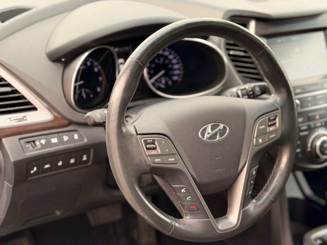 2019 Hyundai Santa Fe XL Ultimate | CLEAN CAR | CLEAN TITLE | Photo