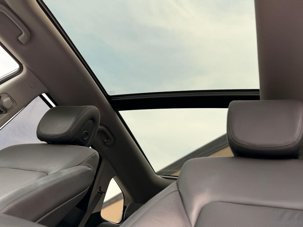 2019 Hyundai Santa Fe XL Ultimate | CLEAN CAR | CLEAN TITLE | Photo