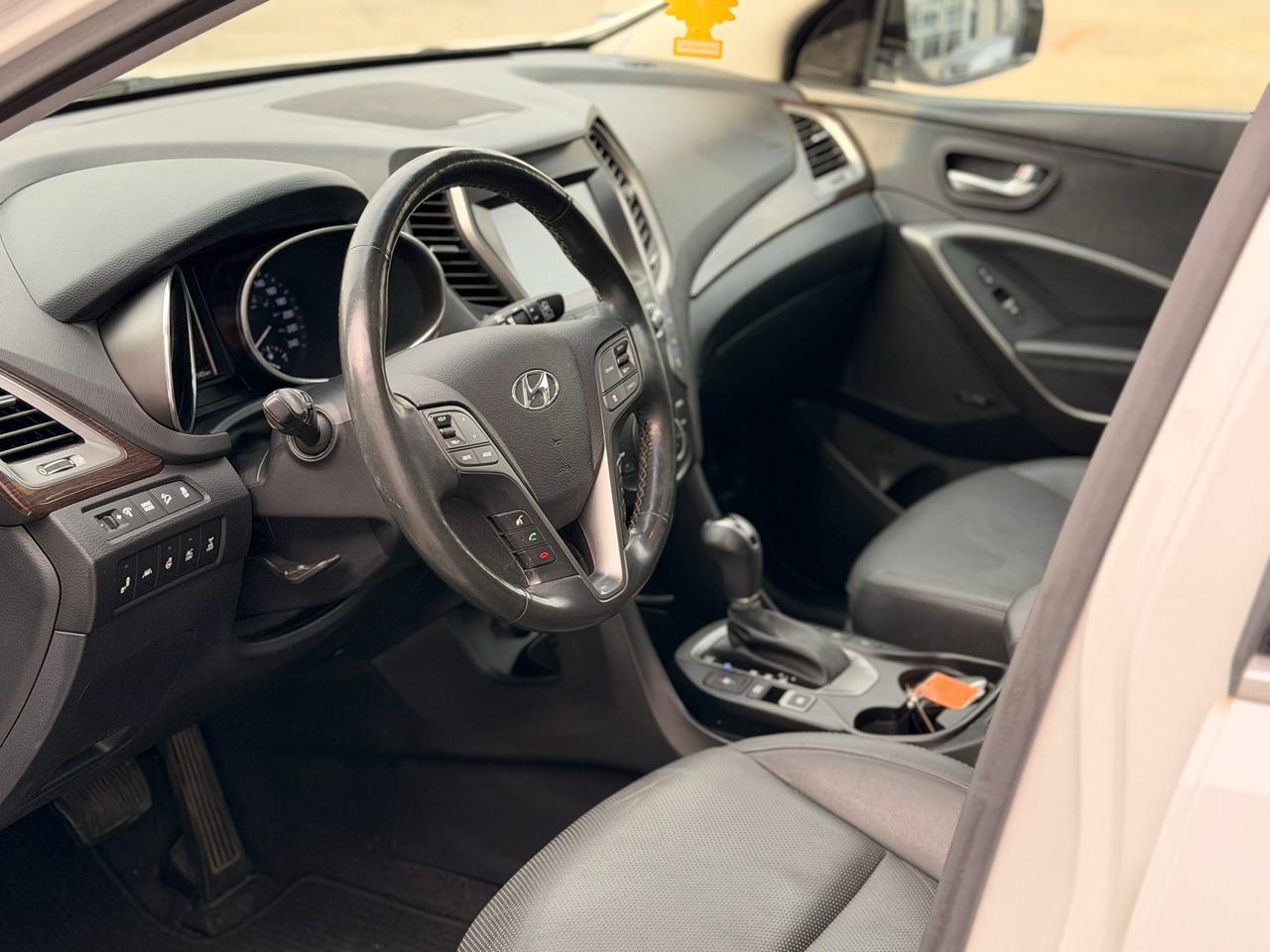 2019 Hyundai Santa Fe XL Ultimate | CLEAN CAR | CLEAN TITLE | Photo