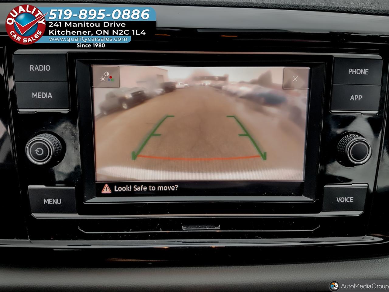 2024 Volkswagen Taos Trendline *HEATED SEATS* Photo