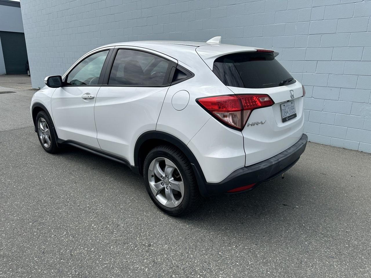2016 Honda HR-V EX 4WD CVT Clean title, well maintained Photo4