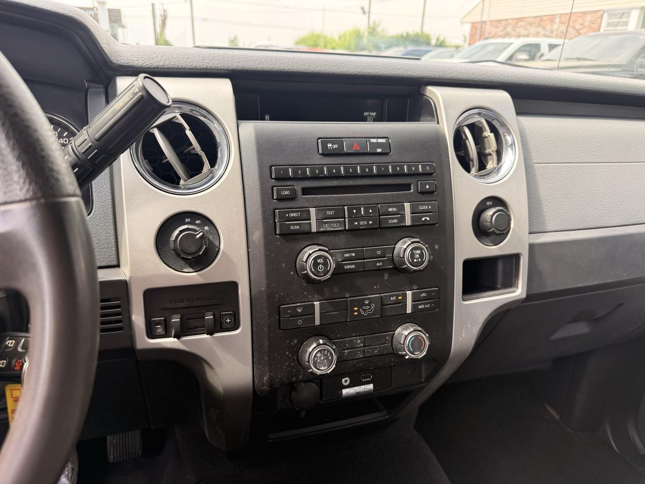 2013 Ford F-150 XLT | Crew Cab | Topper Photo