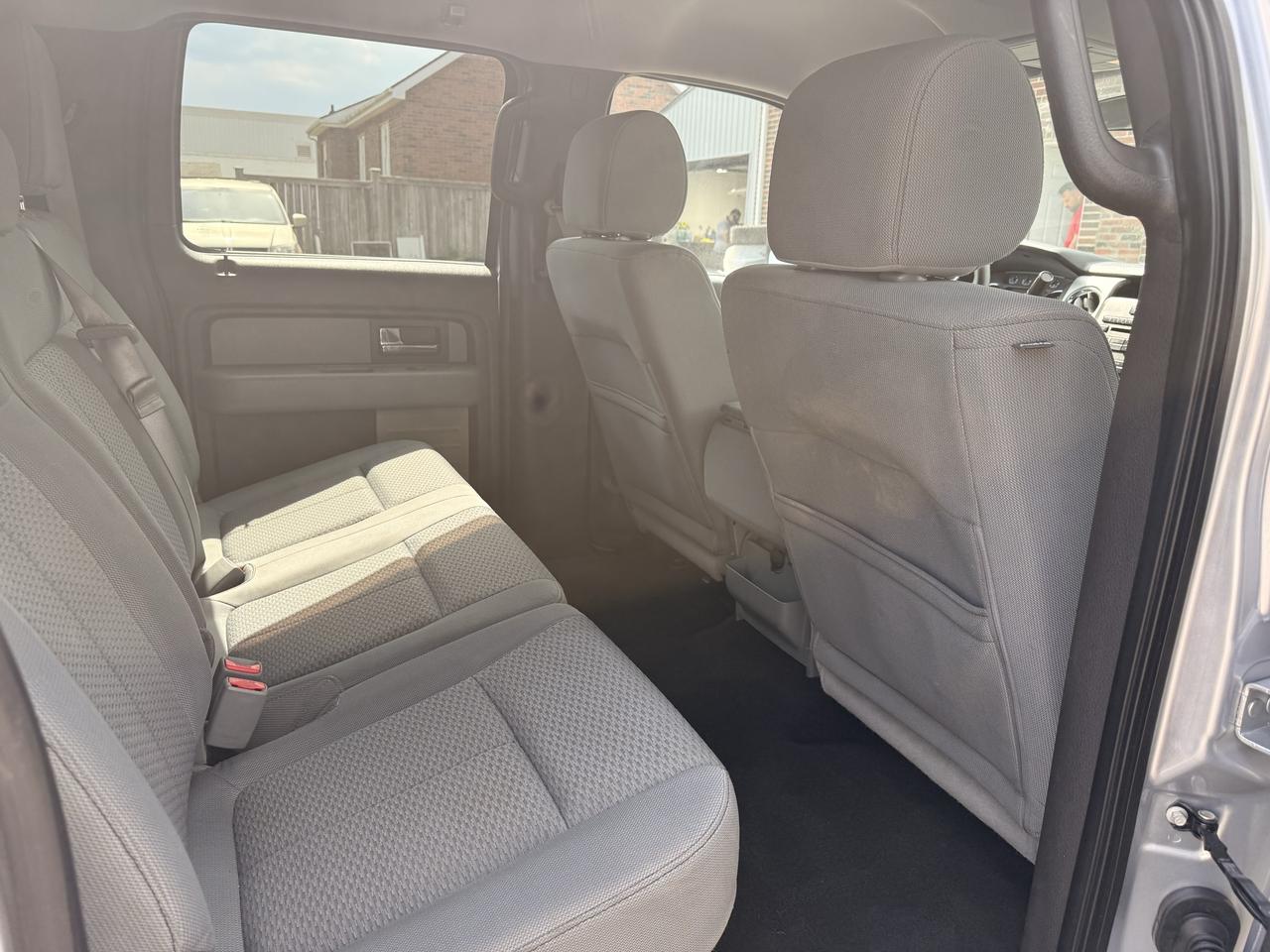 2013 Ford F-150 XLT | Crew Cab | Topper Photo