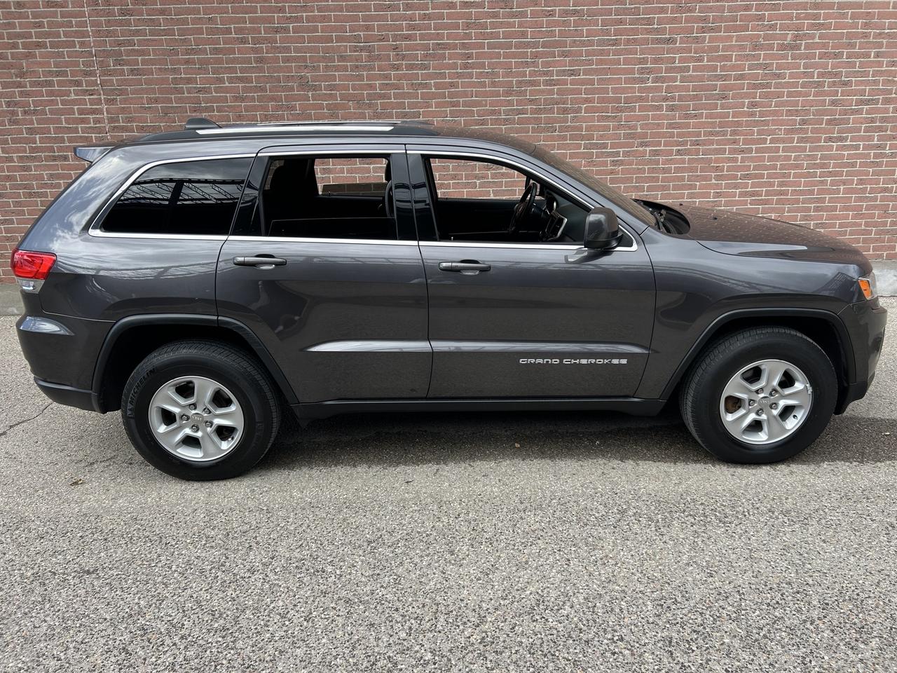 2016 Jeep Grand Cherokee Laredo Photo