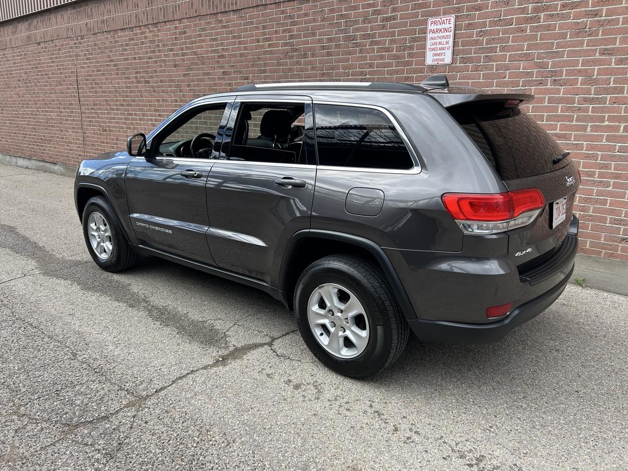 2016 Jeep Grand Cherokee Laredo Photo