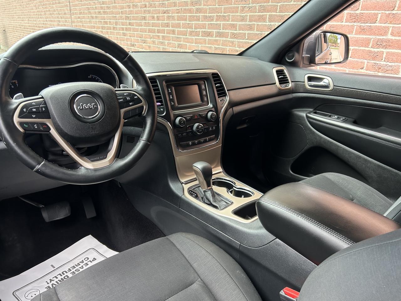 2016 Jeep Grand Cherokee Laredo Photo