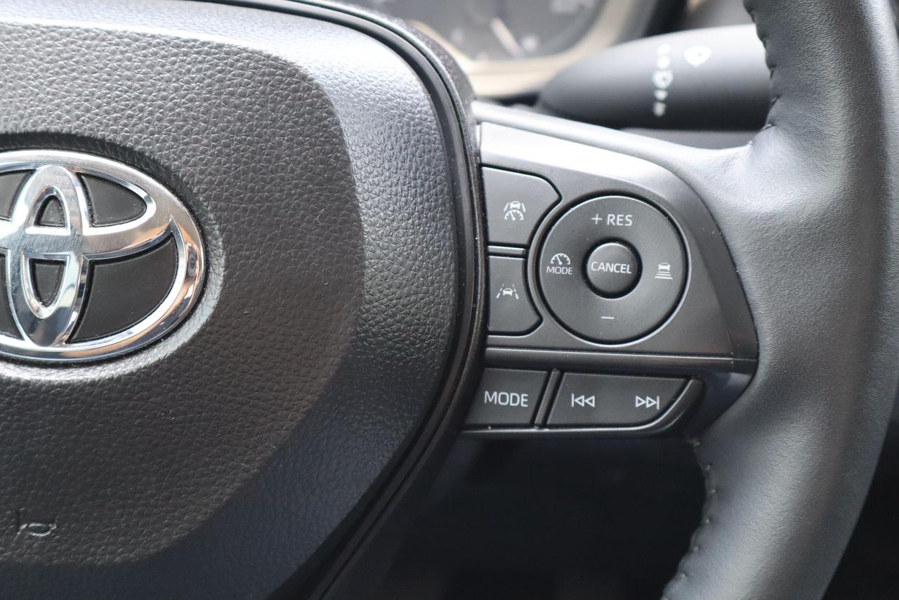 2025 Toyota Corolla LE Plus Sunroof Photo
