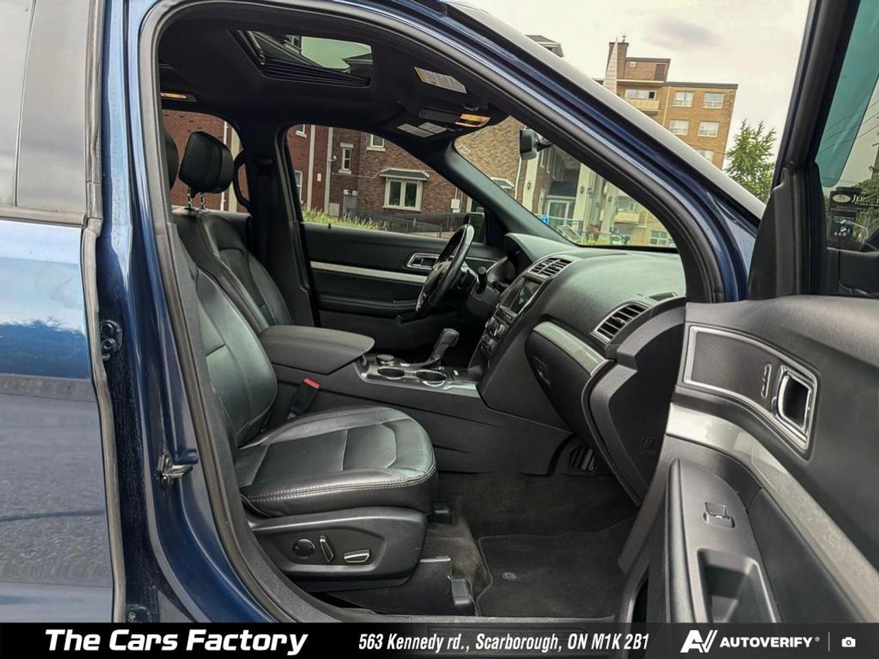 2017 Ford Explorer XLT 4WD No Accident - Apple Carplay Loaded! Photo