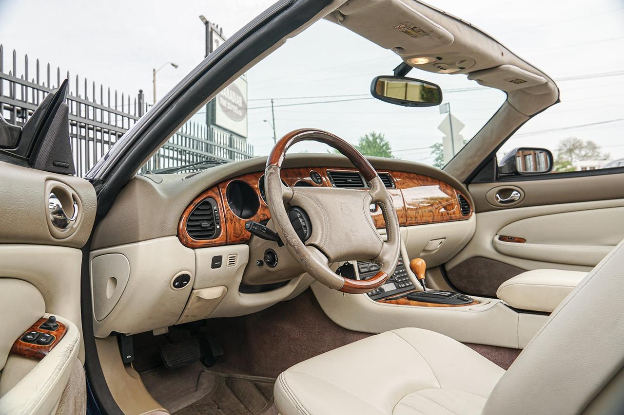 1999 Jaguar XK8 Convertible |HARMAN&KARDON|HEATED SEATS|BEIGE INT Photo