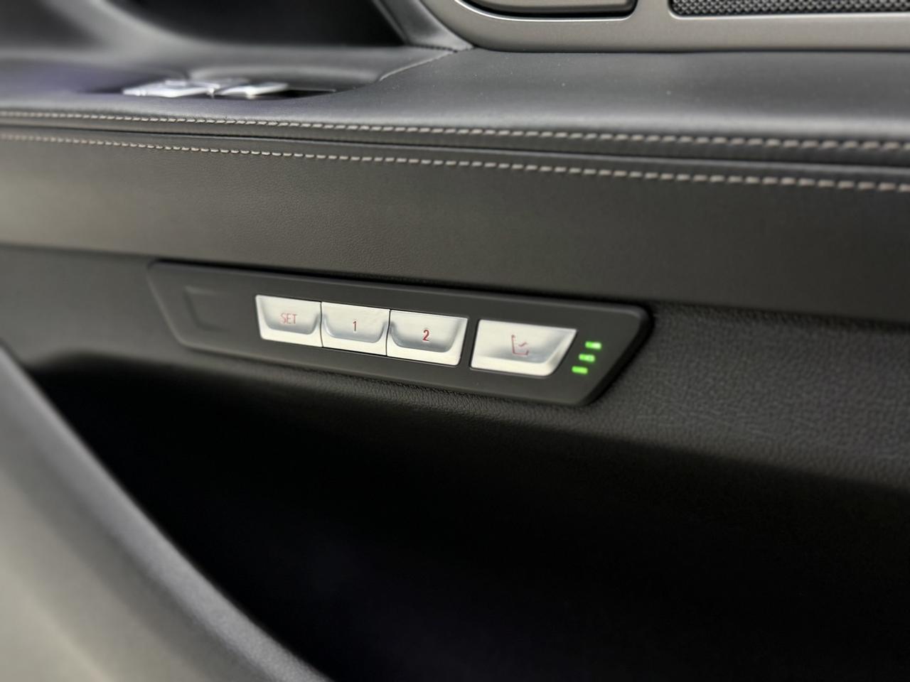 2018 BMW 750Li M SPORT|LWB|SKY LOUNGE|EXEC PKG|MASSAGE|ACC|HUD| Photo