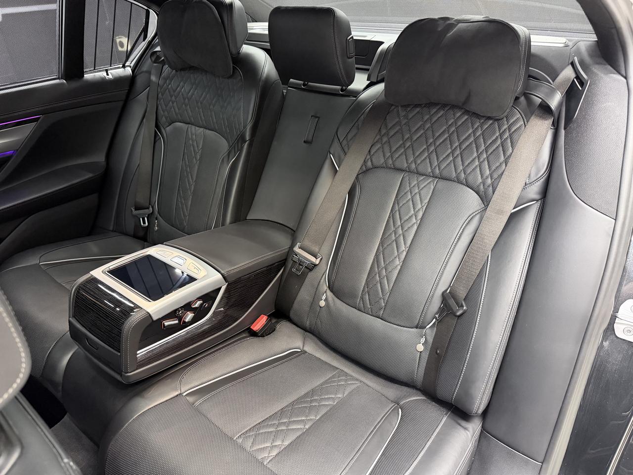 2018 BMW 750Li M SPORT|LWB|SKY LOUNGE|EXEC PKG|MASSAGE|ACC|HUD| Photo