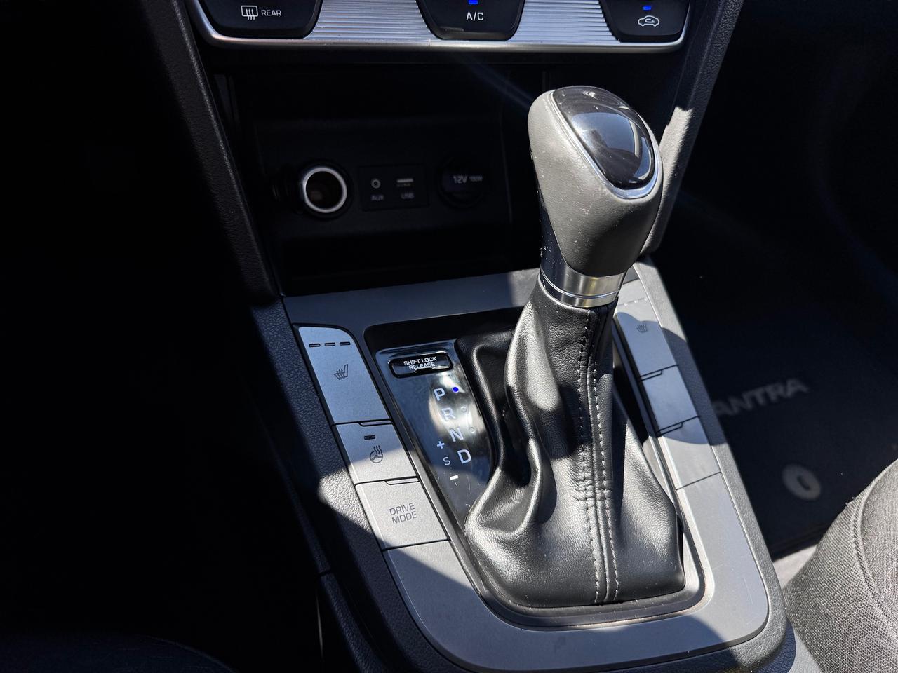 2019 Hyundai Elantra FINANCING AVAILABLE Photo12