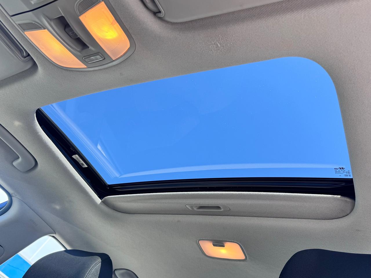 2019 Hyundai Elantra FINANCING AVAILABLE Photo14