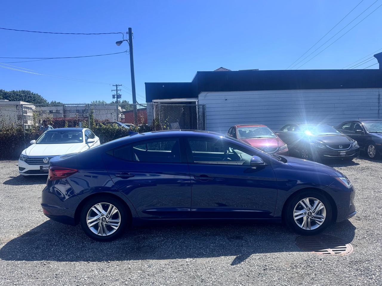 2019 Hyundai Elantra FINANCING AVAILABLE Photo4