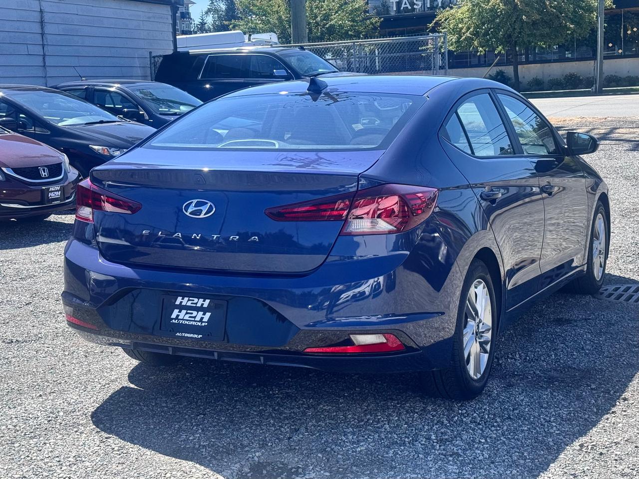 2019 Hyundai Elantra FINANCING AVAILABLE Photo5