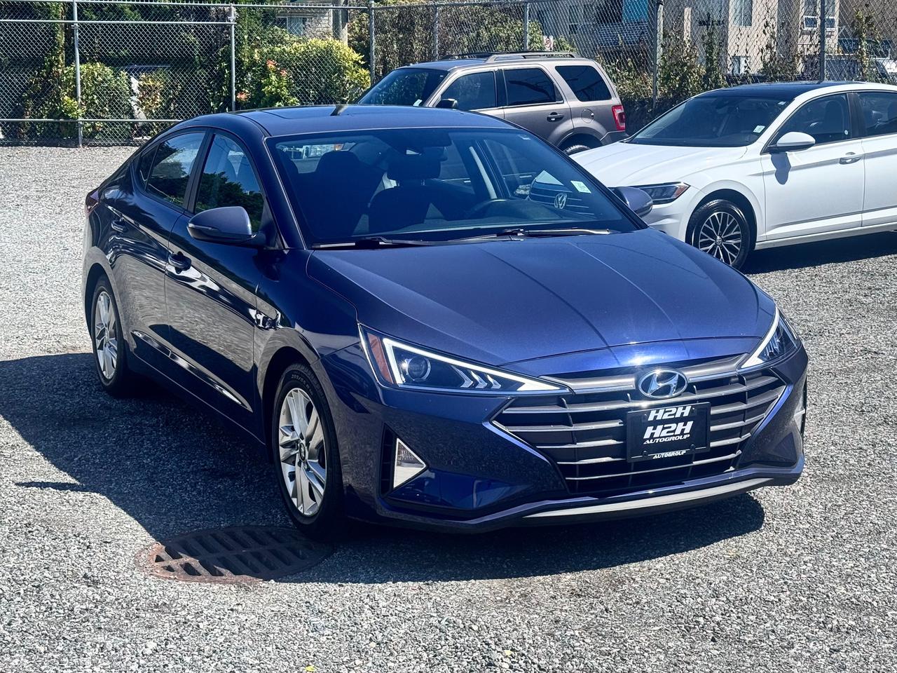 2019 Hyundai Elantra FINANCING AVAILABLE Photo3