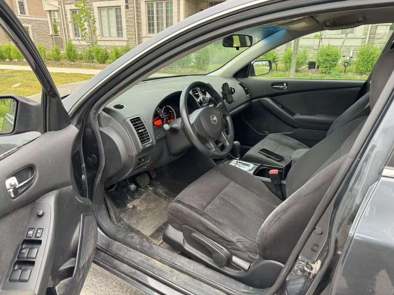 2010 Nissan Altima 2.5 S Photo