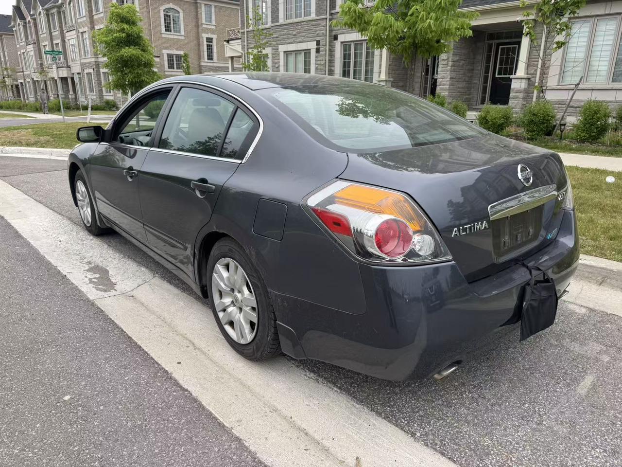 2010 Nissan Altima 2.5 S Photo