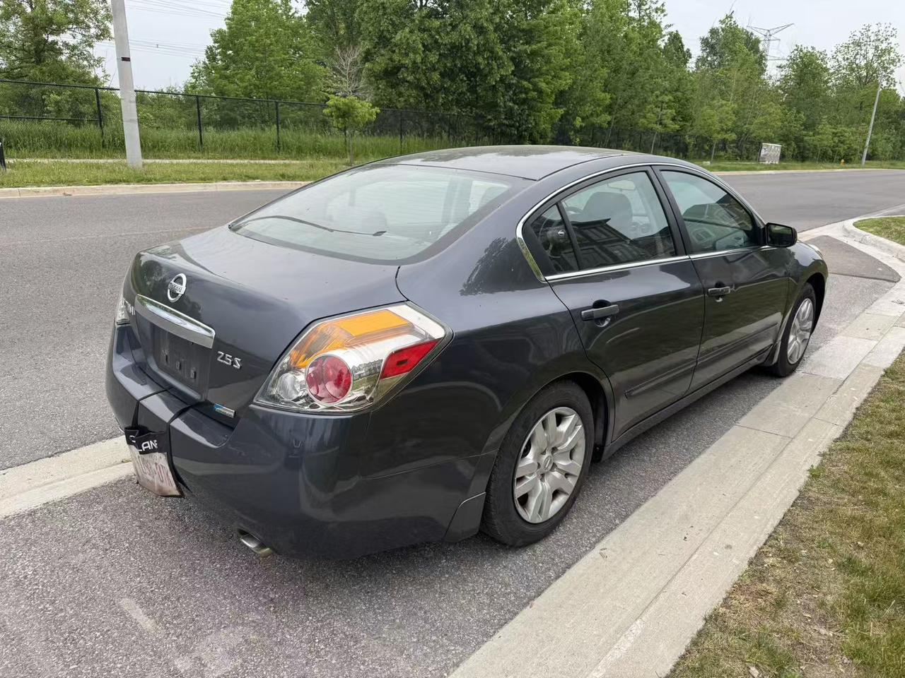 2010 Nissan Altima 2.5 S Photo
