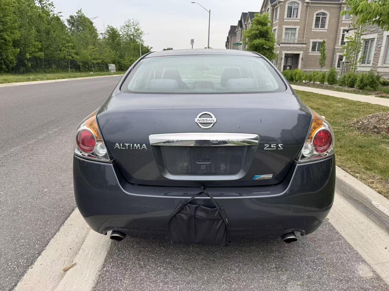 2010 Nissan Altima 2.5 S Photo