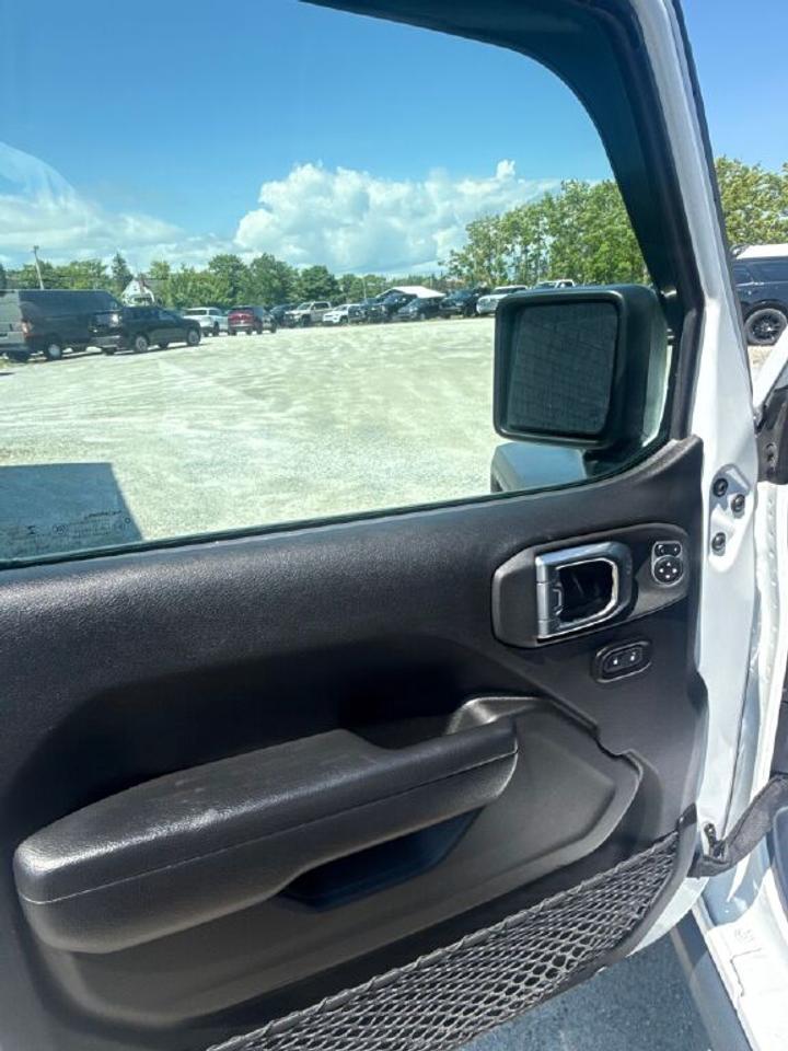 2023 Jeep Wrangler SPORT Photo
