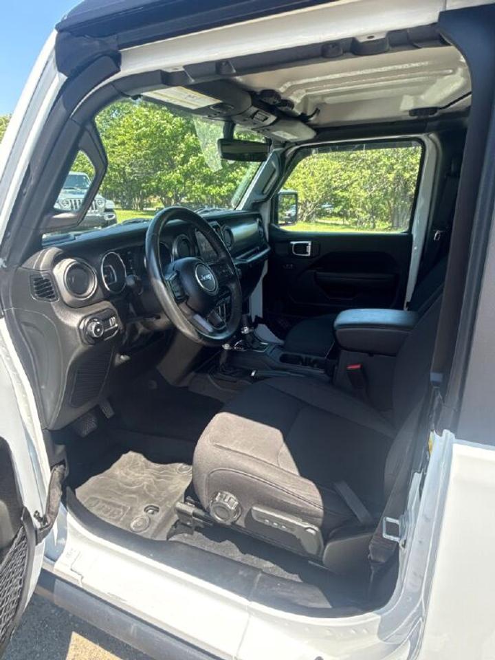 2023 Jeep Wrangler SPORT Photo