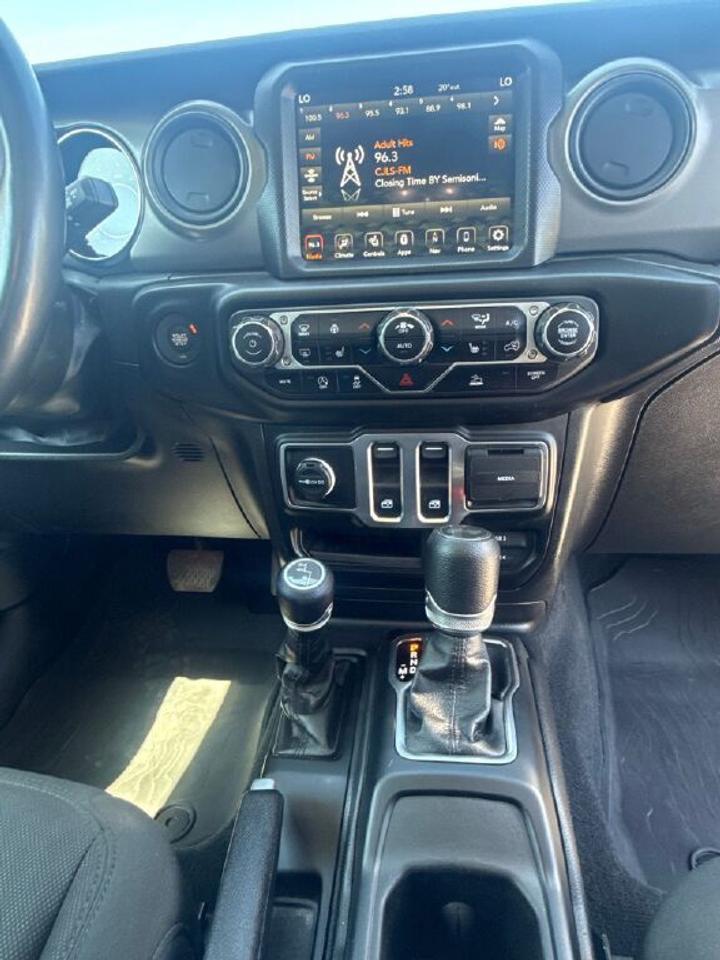 2023 Jeep Wrangler SPORT Photo