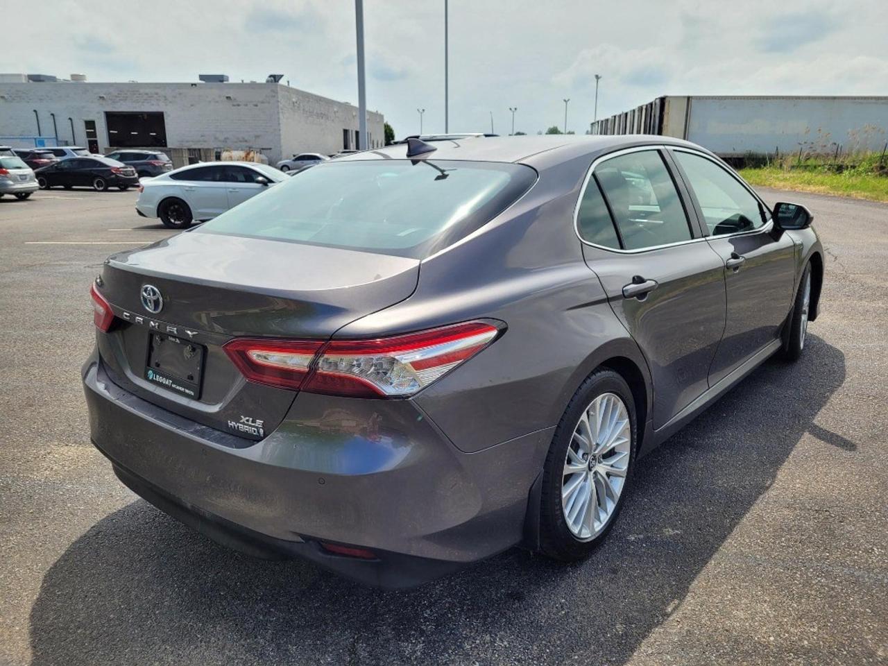2020 Toyota Camry HYBRID Hybrid XLE Auto Photo
