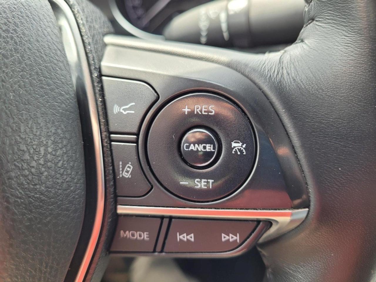 2020 Toyota Camry HYBRID Hybrid XLE Auto Photo