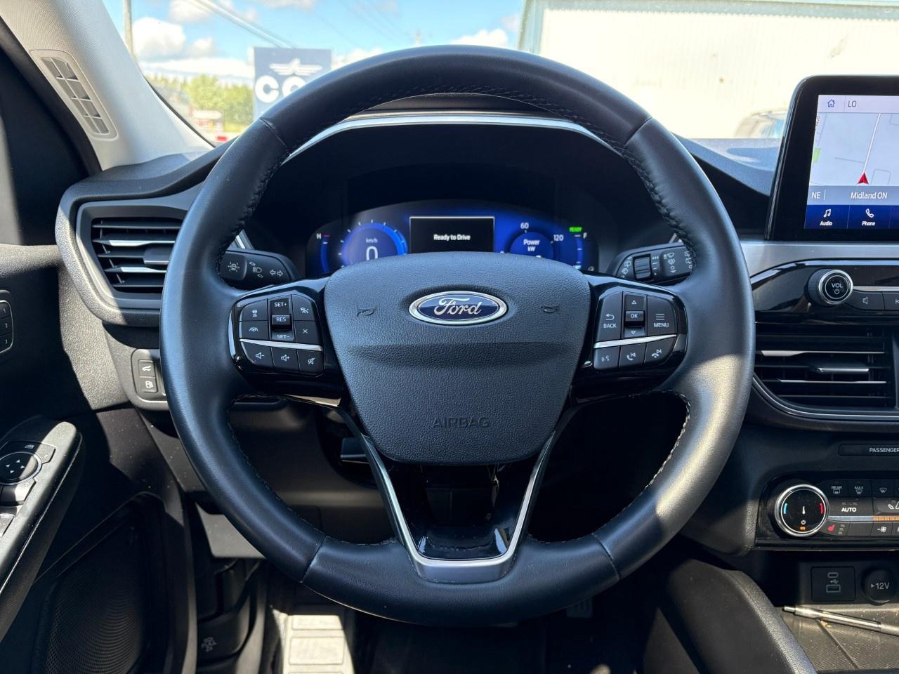 2022 Ford Escape Titanium Hybrid AWD Photo