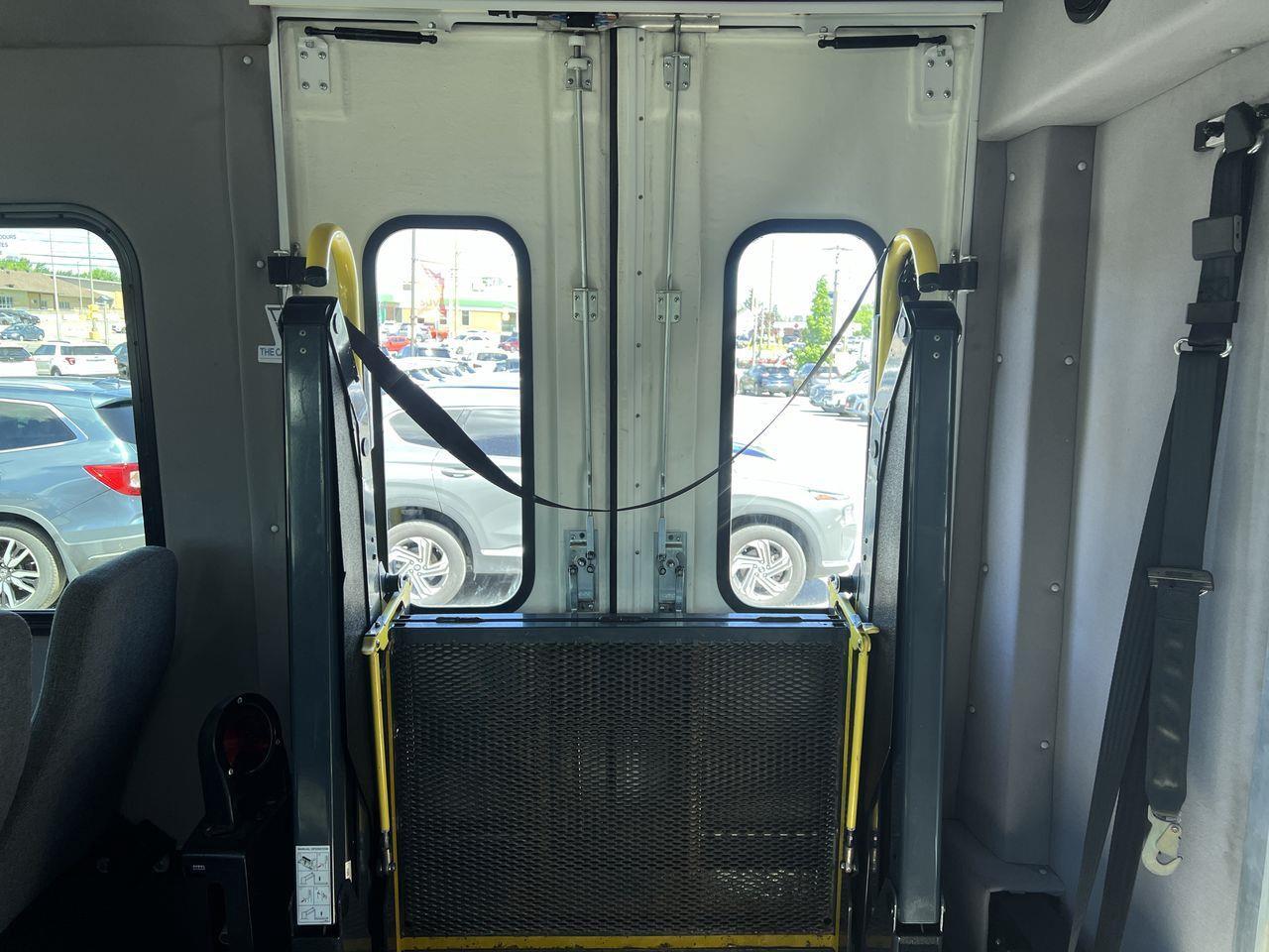 2014 Ford E450 Cutaway 15 PASSENGER Photo
