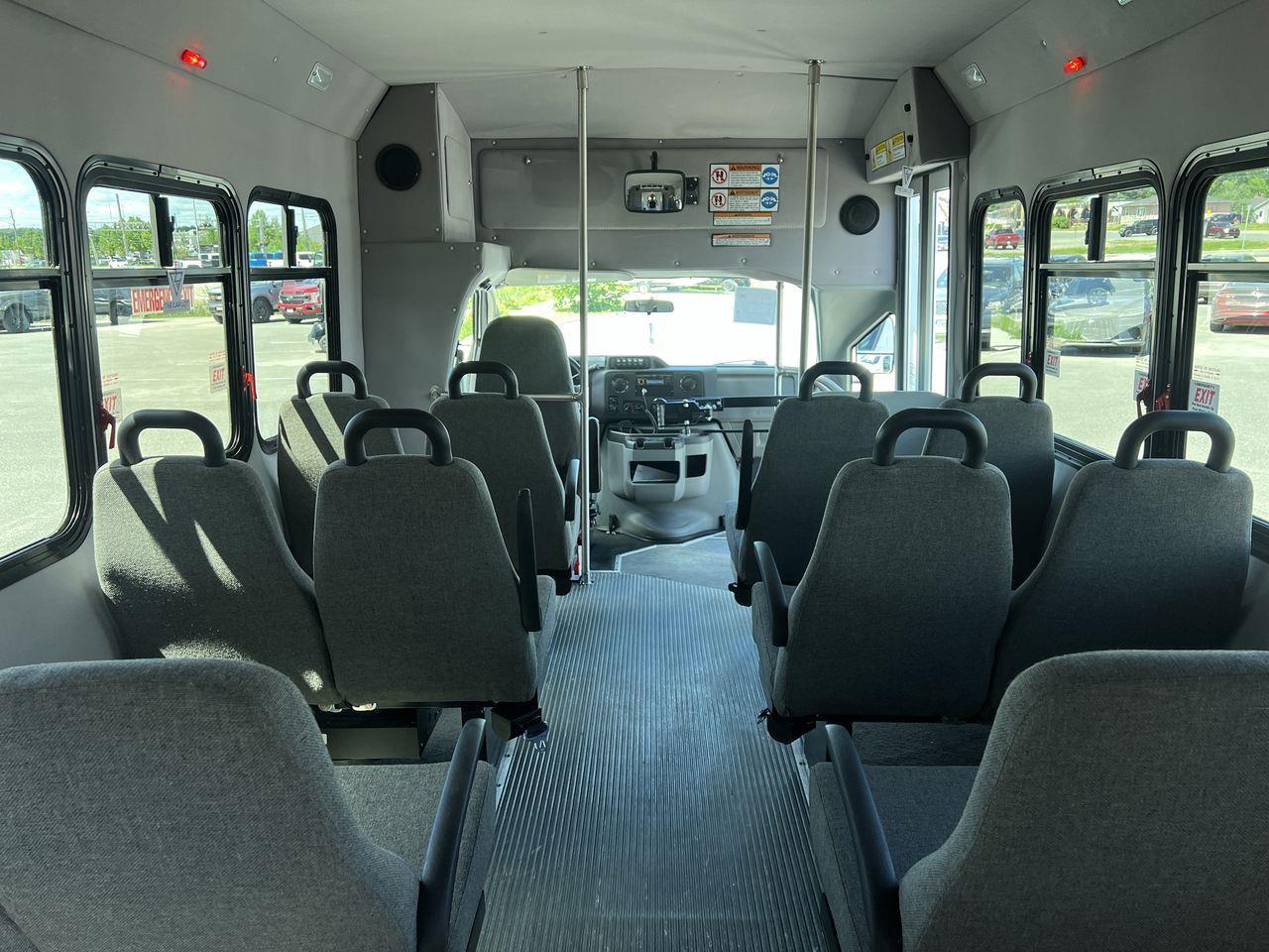 2014 Ford E450 Cutaway 15 PASSENGER Photo