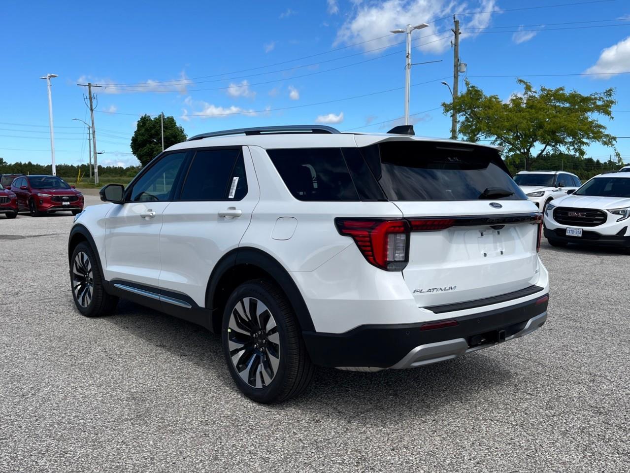 2026 Ford Explorer Platinum Photo