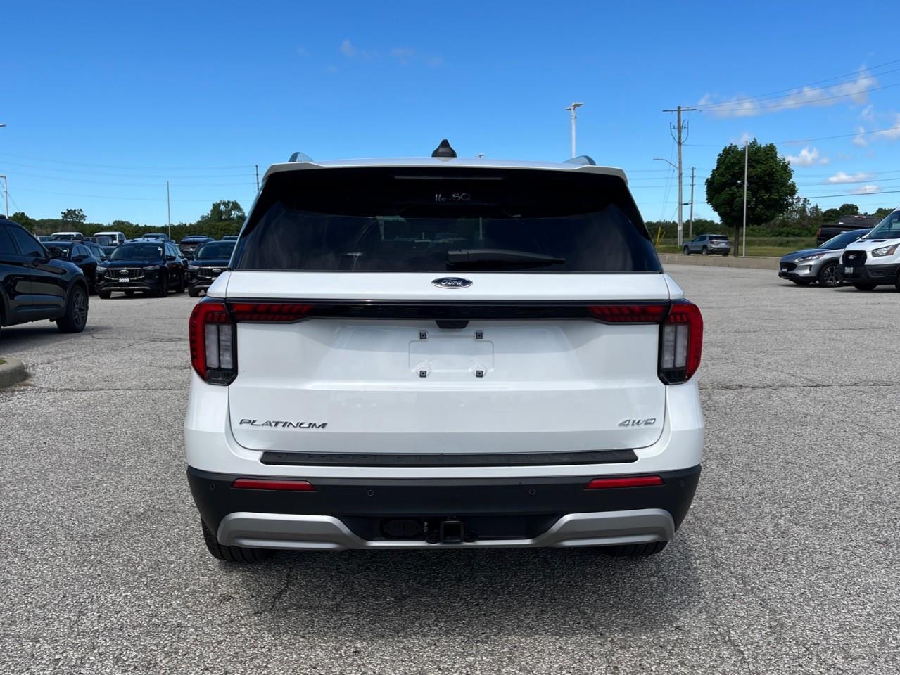 2026 Ford Explorer Platinum Photo