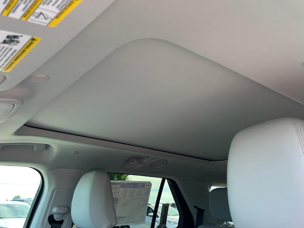 2026 Ford Explorer Platinum Photo