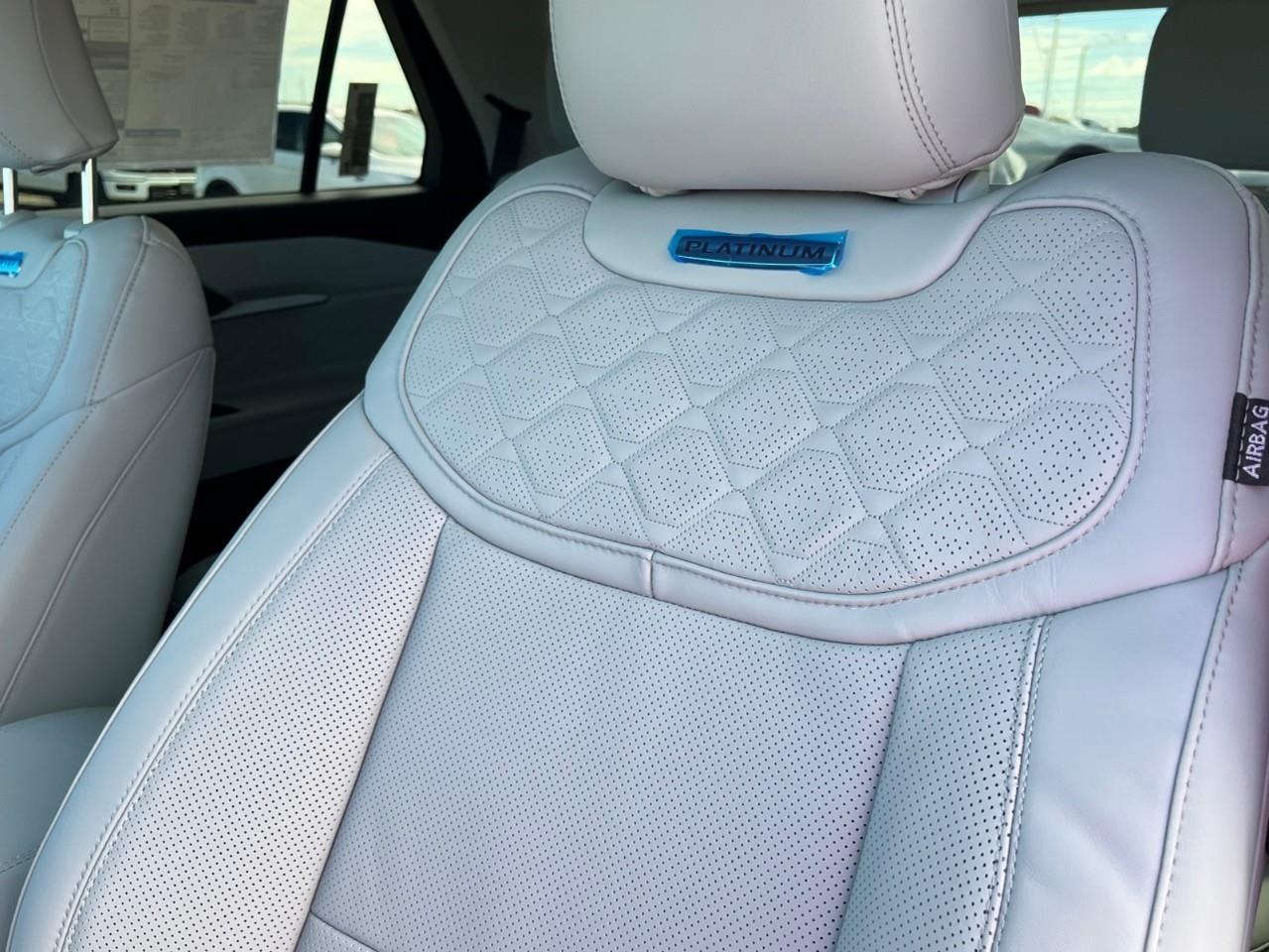 2026 Ford Explorer Platinum Photo