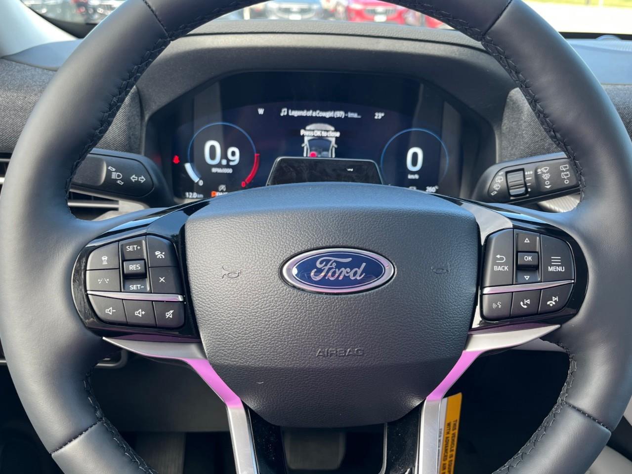 2026 Ford Explorer Platinum Photo